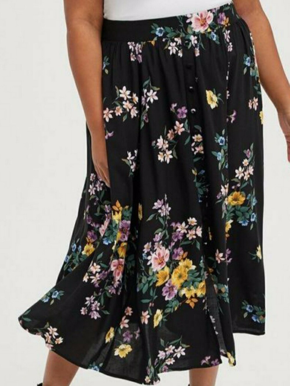torrid Button Front Tea Length Challis Floral and Black Print Size 1
